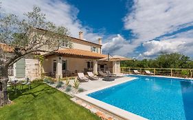 Villa-Osmium Smoljanci